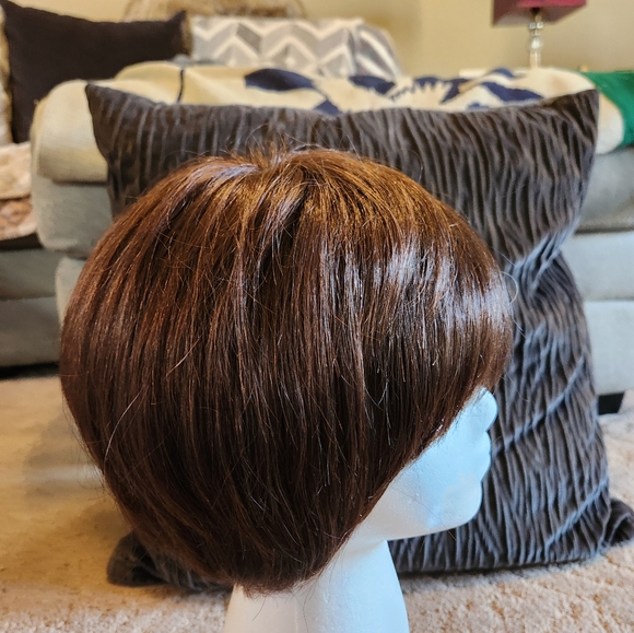 WIG - Picture 4 of 4